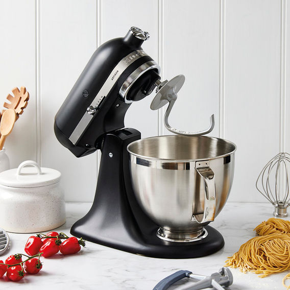 KitchenAid 4.7L Artisan Stand Mixer - Matte Black