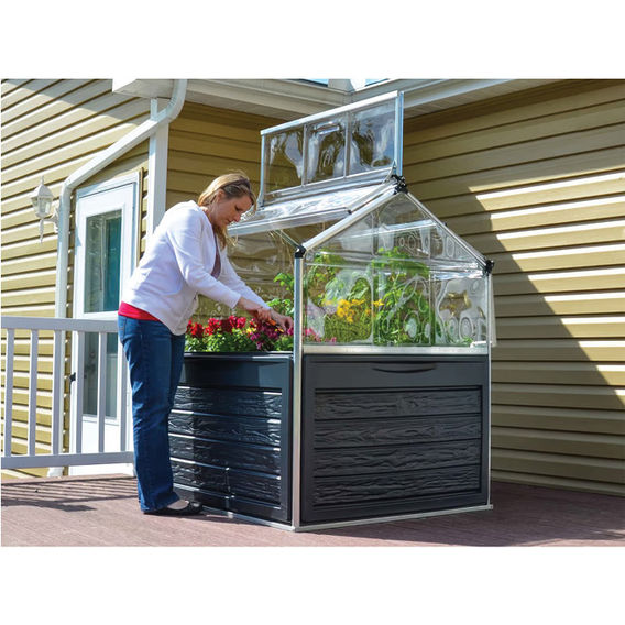 Plant Inn Urban Greenhouse
