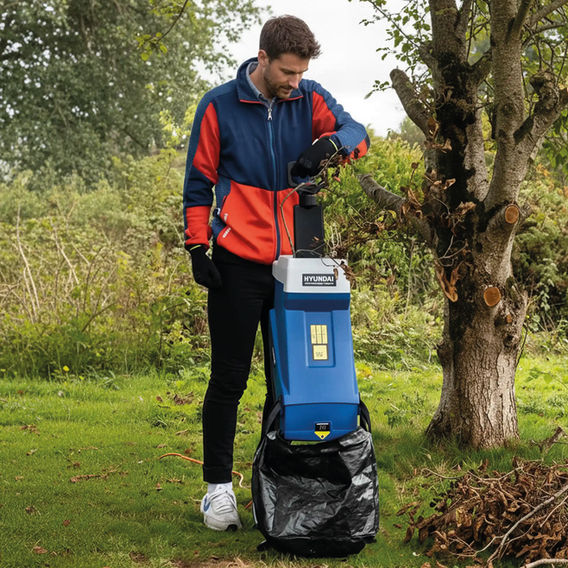Hyundai Garden Chipper Shredder 2400W 45L Bag Hyundai Garden Chipper Shredder 2400W 45L Bag
